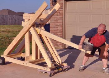 How to Build a Catapult with Powerful Throw