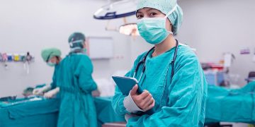 How to Become a Surgeon from the Basic Steps